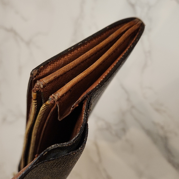 Authentic Louis Vuitton Monogram Sarah Wallet - Picture 12 of 13